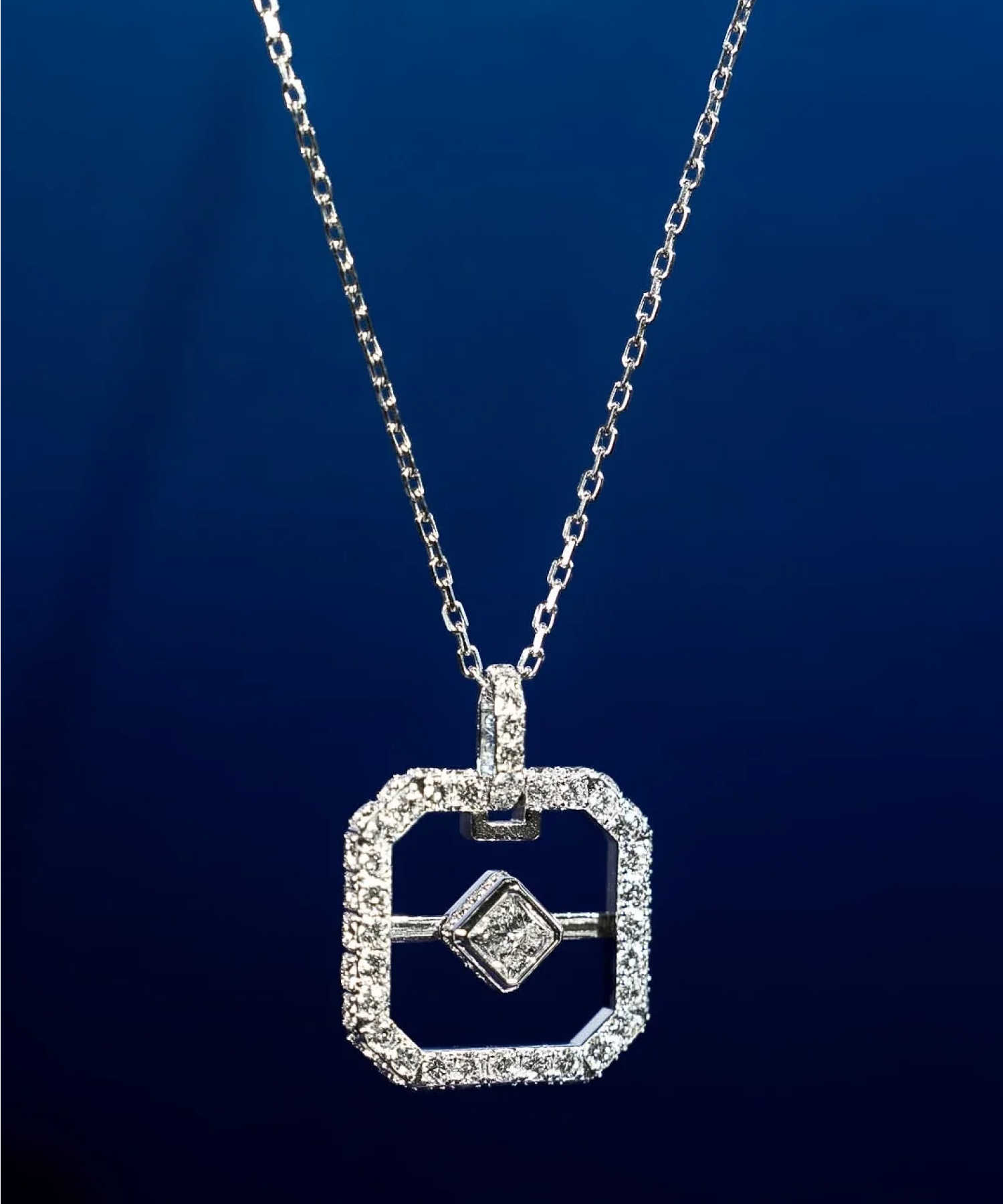 Celestial Motion Pendant01